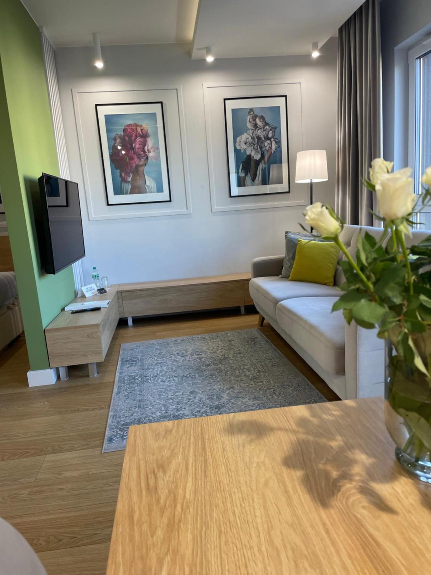 Apartment Lm Axis *