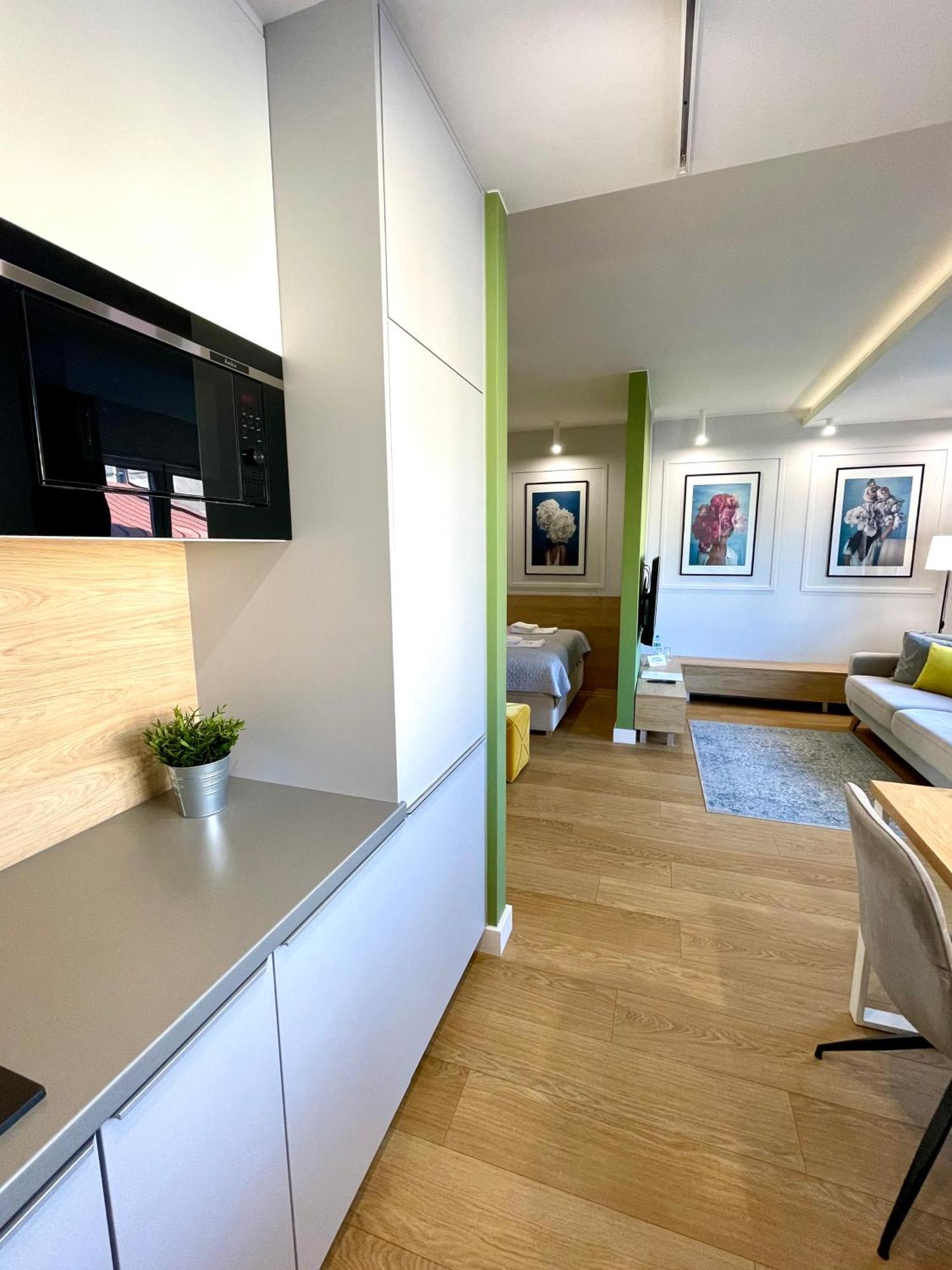 Apartment Lm Axis